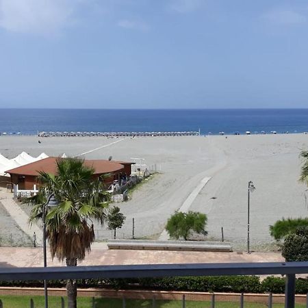 mare blu Apartment Gizzeria Exterior foto