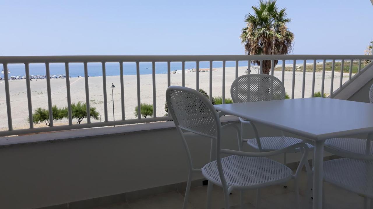 mare blu Apartment Gizzeria Exterior foto